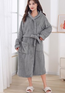 Bata de forro polar con capucha para mujer, de manga larga, suave y acogedora, para invierno, color liso, con cierre de cordón - Product Image 4