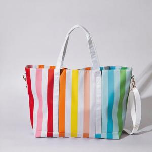 Bolso Tote Tipo Náutico con Estampado de Rayas Rosas y Blancas, Correa Cruzada Ajustable, Resistente al Agua, Lavable, de Poliéster, Estilo Moderno - Product Image 3