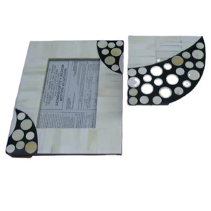 Cadre photo moderne en MDF fait main avec incrustation d'os, imperméable et léger, comprend un coffret cadeau avec logo personnalisé pour une utilisation murale ou sur table - Product Image 1