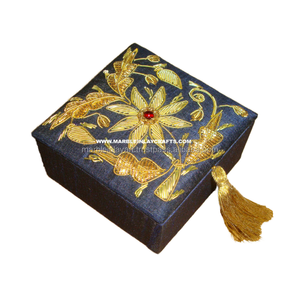 Cajas de Joyería Cuadradas Hermosas con Bordado Zari Hecho a Mano de Diseño Más Reciente para Regalos Empresariales y Reventa, el Mejor Producto - Product Image 2