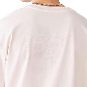 เสื้อยืดทรงบ็อกซี่คุณภาพสูง ผ้าฝ้ายทนทาน ทรงกว้าง ดีไซน์ทันสมัย เหมาะสำหรับใส่ในชีวิตประจำวัน - Product Image 5