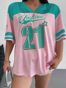 เสื้อฟุตบอลผู้หญิงแบบโอเวอร์ไซส์ คอวี 21 ตัว  ผ้าตาข่าย ระบายอากาศดี สไตล์สตรีทแวร์ รับผลิตตามแบบ (OEM) ขายส่ง - Product Image 2