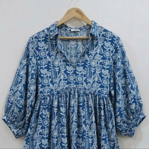 เดรสทรงเอพิมพ์ลายดอกไม้ ผ้าฝ้ายแท้ 100% ทำมือ สำหรับผู้หญิง สวมใส่ได้ทั้งงานทางการและทำงานในออฟฟิศ ระบายอากาศได้ดี ดีไซน์เรียบง่าย - Product Image 1