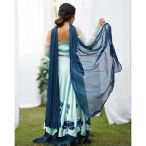 Elegante Conjunto de Lehenga Rohini Ecológico Pintado a Mano en Satén, Talla XS - Product Image 6