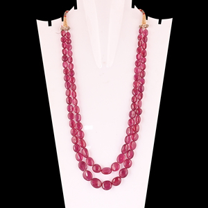 Collar de piedras preciosas en capas con rubíes de cristal natural clásico de Ishu Gems y cadena de cuentas - Product Image 2