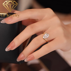 Anillo de compromiso de oro amarillo de 14K con diamante ovalado cultivado en laboratorio, banda curva envolvente de cuatro puntas, joyería nupcial para mujer - Product Image 1