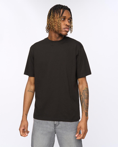 Camiseta de algodón negra para hombre, cuello redondo, manga corta, corte regular, informal, color liso, diseño de punto teñido. - Product Image 5