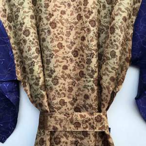 Kimono de Sari Reciclado con Parches Florales, Cuello en V, Cordón Ajustable, Bata de Maternidad, Ropa de Dormir Térmica para Otoño - Product Image 6