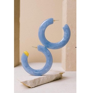 ต่างหูเรซิ่นแฮนด์เมดประดับด้วยหินแจสเปอร์รูปภาพ ของขวัญคริสต์มาส - Product Image 1