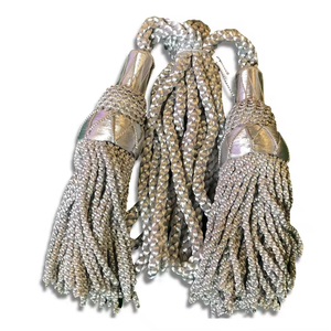 Aiguillette Ceremonial Personalizada Hecha a Mano, Plateada Metálica, de Nylon Trenzado, Resistente a Químicos, de Alta Tenacidad, para Uso en Prendas - Product Image 2