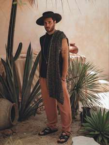 Ensemble tunique sans manches et chemise ample en feutre noir texturé à la main pour homme, style bohème, léger et respirant - Product Image 2