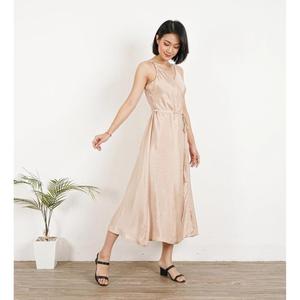 Vestido midi elegante de satén para mujer, sin mangas, con tirantes finos, cuello en V, para fiesta, noche o informal. - Product Image 5