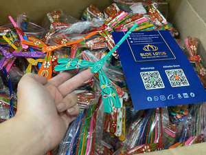 สินค้าขายดี ของขวัญรักษ์โลก ผลิตจากไม้ไผ่ธรรมชาติ รูปทรงแมลงปอ ทำมืออย่างประณีต สมดุลสวยงาม  ขายส่งจากฟาร์มบัวหลวงสีน้ำเงิน - Product Image 6