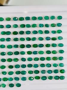 Esmeralda natural ovalada de 6x4 mm, 78.89 quilates, color verde intenso premium, piedras preciosas calibradas de alta calidad, lote de gemas a juego. - Product Image 2