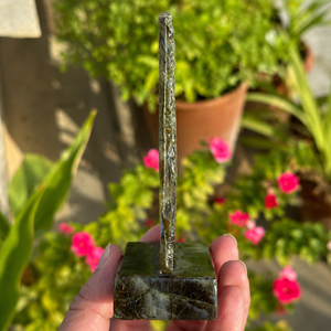 Statue de Shreenathji Krishna en labradorite, 5 pouces, sculptée à la main, idole de dieu hindou, éclat bleu doré, décoration d'autel - Product Image 2