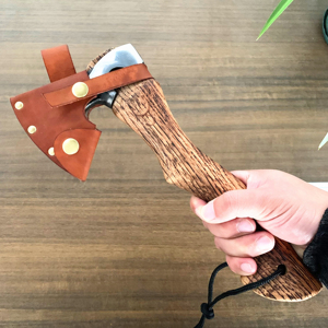 Hache à main industrielle mini portable ergonomique avec manche en bois, coupe-pizza, lame en acier forgé (9 lames) et étui en cuir - Product Image 3