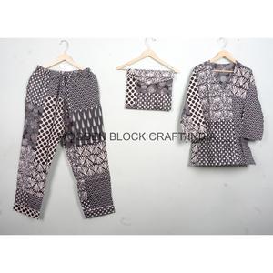 Conjunto de Pijama de Manga Larga con Cuello en V 100% Algodón para Mujer, Suave, Transpirable y Lavable a Máquina - Product Image 1