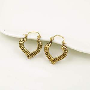 Boucles d'oreilles créoles unisexes en forme de cœur chrétien plaqué or antique, style vintage, bijoux de mode en alliage de laiton, cadeau - Product Image 1