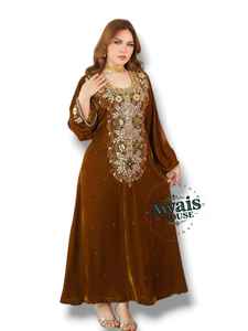 ชุดเดรสยาว 2 ชิ้น แบรนด์ AWAIS HOUSE สำหรับผู้หญิงมุสลิม ดีไซน์เรียบหรู ผ้ากำมะหยี่ประดับลูกปัด ทรงเอไลน์ เหมาะสำหรับงานกลางคืน/งานทางการ ขายส่ง - Product Image 2