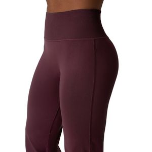 Pantalones de yoga acampanados de cintura alta para mujer, personalizados al por mayor, leggings elásticos de fitness con efecto levantamiento de glúteos, de malla, lisos, de pierna ancha, para entrenamiento y gimnasio. - Product Image 3