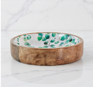 Bol en bois d'acacia avec motif de feuilles d'eucalyptus, poli, écologique, plat de service pour salade, pour usage domestique - Product Image 1