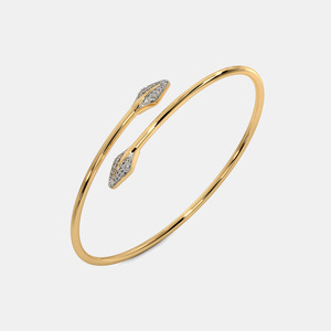 Bracelet ouvert en or avec pointe de flèche en diamant - Product Image 3
