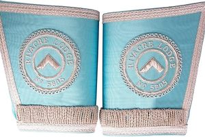 Guantes Masónicos con Flecos Bordados en Negro - La calidad de los guantes masónicos es inigualable - Product Image 5