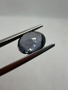 Espinela Natural de Corte Ovalado en Tono Grisazul Acero de 2.90CT con Juego de Color de Ceilán, Sri Lanka, Sin Orificio para Joyería de Gemas Sueltas - Product Image 4