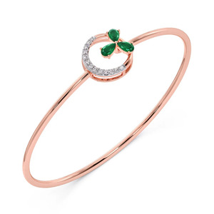 Bracelet en diamant Green Petal Orbit avec cadre fin en or rose et motif floral circulaire central - Product Image 1