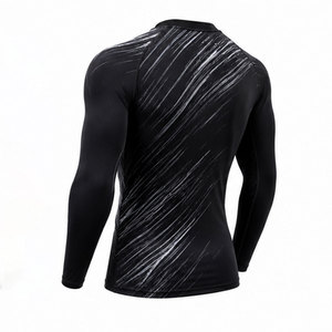 Camiseta deportiva ligera de compresión con costuras resistentes y tela elástica, que garantiza un rendimiento duradero. - Product Image 6