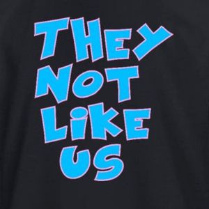 T-shirt noir à manches courtes et col rond avec imprimé graphique bleu, vêtement décontracté pour tous les jours, streetwear confortable, vêtement unisexe - Product Image 3