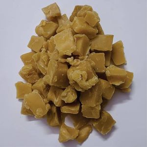 Granulés filtrés à la cire d'abeille pour la fabrication de produits à base de cire, les préparations de soins de la peau, les mélanges de cirage pour meubles, emballage d'exportation destiné aux importateurs - Product Image 5