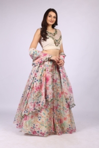 La mejor opción para fiestas: Lehenga Choli estampado para mujer con dupatta de organza y adornos de cuentas, un atuendo elegante para festivales. - Product Image 5