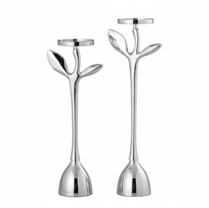 Support de bougie moderne en acier inoxydable, candélabre élégant finition argentée, bougeoir en métal pour la décoration intérieure - Product Image 2