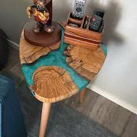 Mesa de Centro Personalizada de Madera de Olivo y Resina Epoxi: Mesa de Sofá Moderna de Estilo Rústico - Product Image 2