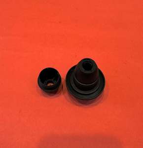 Portalámparas de Plástico E14 con Anillo y Rosca Completa - Product Image 1