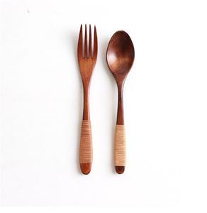 Ensemble de 2 cuillères et fourchettes en bois d'acacia, style classique, cuillère à café, compatible lave-vaisselle et micro-ondes, écologique, pour fêtes, salades et cuisine - Product Image 1