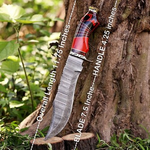 Cuchillo hecho a mano de acero de Damasco con mango de resina roja premium y funda de cuero genuino. - Product Image 3
