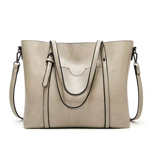Bolso de hombro de cuero liso para mujer, estilo Hobo, tipo Satchel, Tote, con asa superior, de piel sintética, tipo cubo - Product Image 3