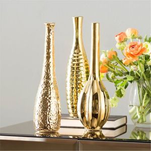 Vase à fleurs moderne en métal texturé argenté, design croisé de luxe, vase à bourgeons en aluminium pour la décoration contemporaine de la maison et des tables de mariage - Product Image 2