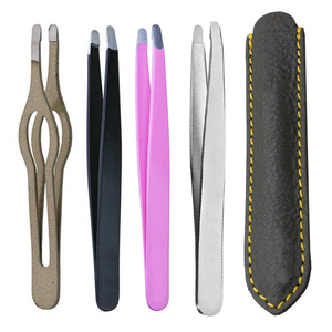 Pinzas de Punta Inclinada de Alta Precisión para Cejas, Barba y Puntos Negros, Color Negro - Product Image 6