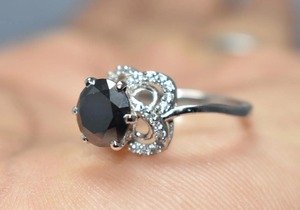 Anillo de Diamante Redondo de Moissanita Negra, Plata de Ley 925, Regalo de Compromiso Personalizado para Aniversario - Product Image 2