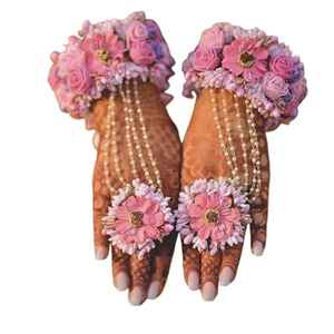 Nouvelles Fleurs Gajra Artisanales de Qualité, Parfumées à la Mogra, avec Élastique, Accessoires Cheveux pour Femme, Motif Floral Multicolore - Product Image 1