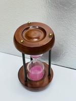 Reloj de arena de madera hecho a mano de 9'' con arena rosa |   Decoración de Mesa para Fiesta de Cumpleaños con Diseño de Cruz de Ángel Rústico