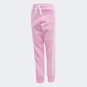 Survêtements personnalisés pour enfants de couleur rose bébé avec poches avant survêtement de style décontracté pour l'extérieur - Product Image 4