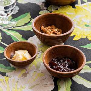 Natural Wooden Serving Bowl Minimalist Design Natural Wood Finish Food Presentation Bowl Crafted With Wood Handicraft Technique - Product Image 1