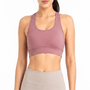 Haut de yoga pour femme : soutien premium, confort actif, tissu respirant, performance yoga, sensation légère, style moderne, coupe fluide - Product Image 1