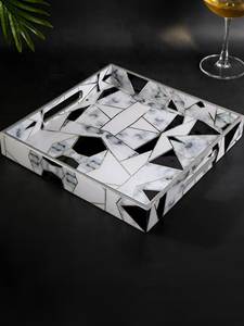 Plateau en bois de luxe avec bord doré, motif hexagonal, design bleu et feuille d'or, forme carrée, poignée intégrée pour cadeaux - Product Image 5