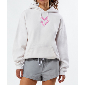 Sweat-shirt décontracté en coton blanc pour femme avec imprimé cœur flamme rose, coupe classique, poche avant avec logo, idéal pour l'automne - Product Image 1