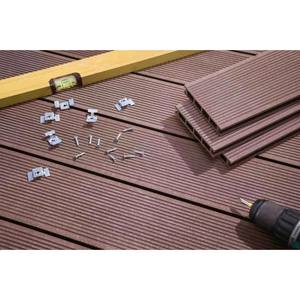 Componentes de madera duraderos, tarima antideslizante de una cara, adecuada para pisos exteriores, pasillos y patios. - Product Image 1